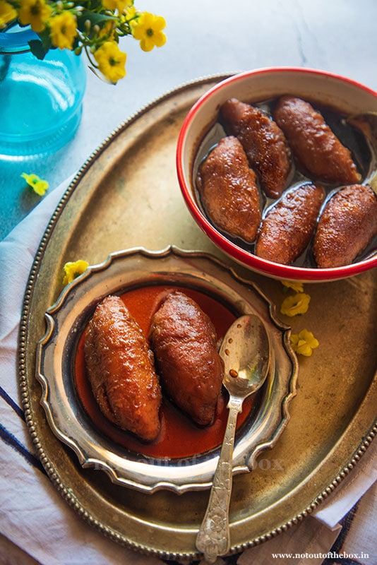 Ranga Alur Puli / Fried Sweet Potato Dumplings in Jaggery syrup