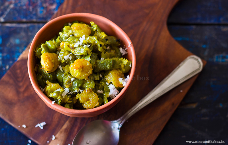 Jhinge Chechki / Stir fried Ridge gourd with Prawns