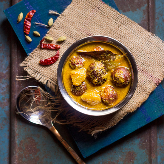 Chanar Dalna/Bengali style Cottage Cheese Kofta Curry