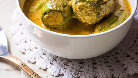 Niramish Potol er Dolma/Stuffed pointed Gourds with Cottage Cheese